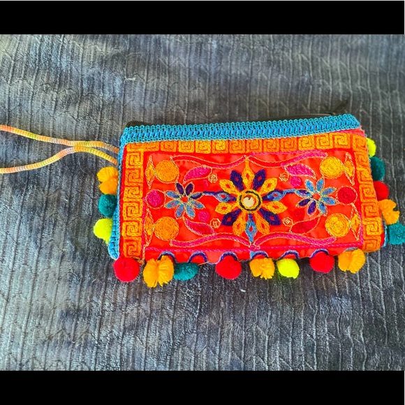 New-handmade colorful wristlet/pouch - Picture 2 of 4